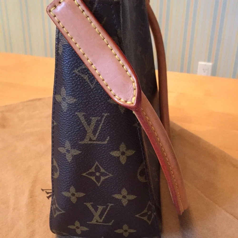 Louis Vuitton Monogram Canvas Shoulder Bag with Natural Vachetta Handle